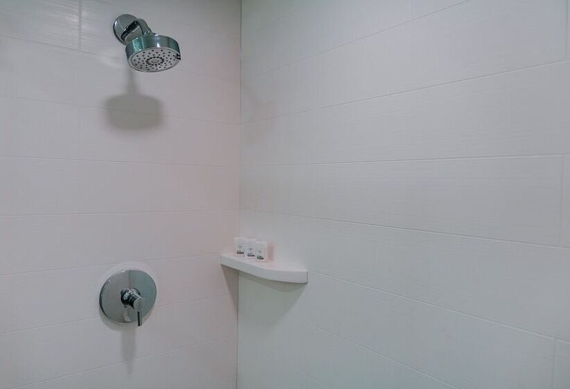 Отель Holiday Inn Express Carneys Point New Jersey Turnpike Exit 1, An Ihg