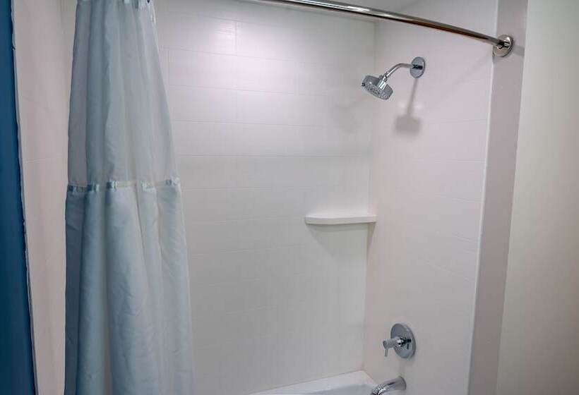 Отель Holiday Inn Express Carneys Point New Jersey Turnpike Exit 1, An Ihg