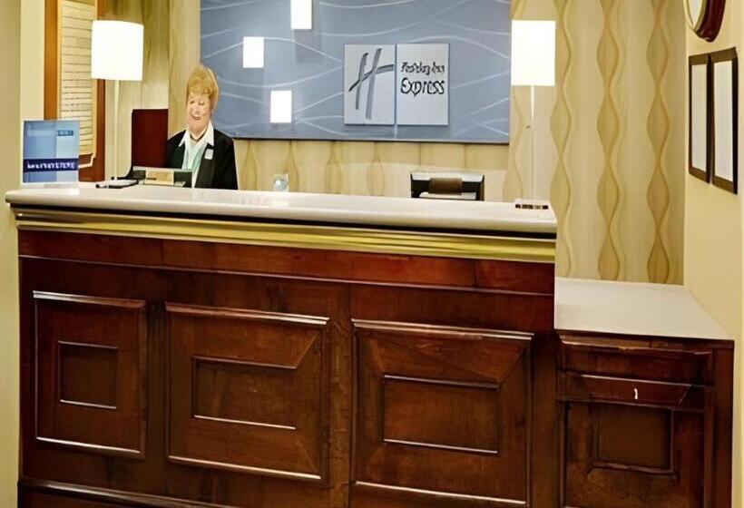 Holiday Inn Express Hotel & Suites Frackville By Ihg