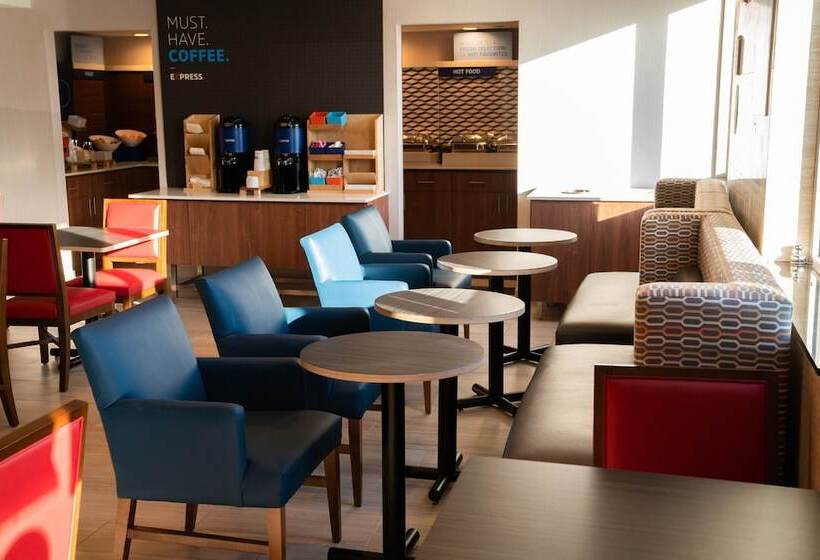 فندق Holiday Inn Express Maspeth, An Ihg