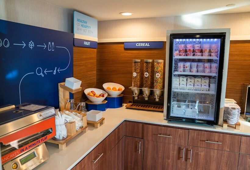 فندق Holiday Inn Express Maspeth, An Ihg