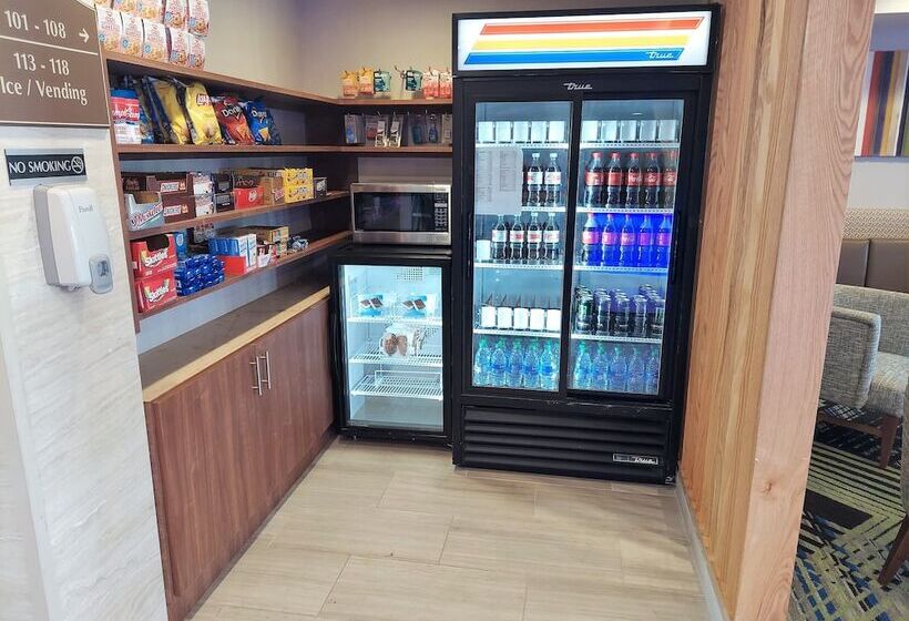 فندق Holiday Inn Express Maspeth, An Ihg