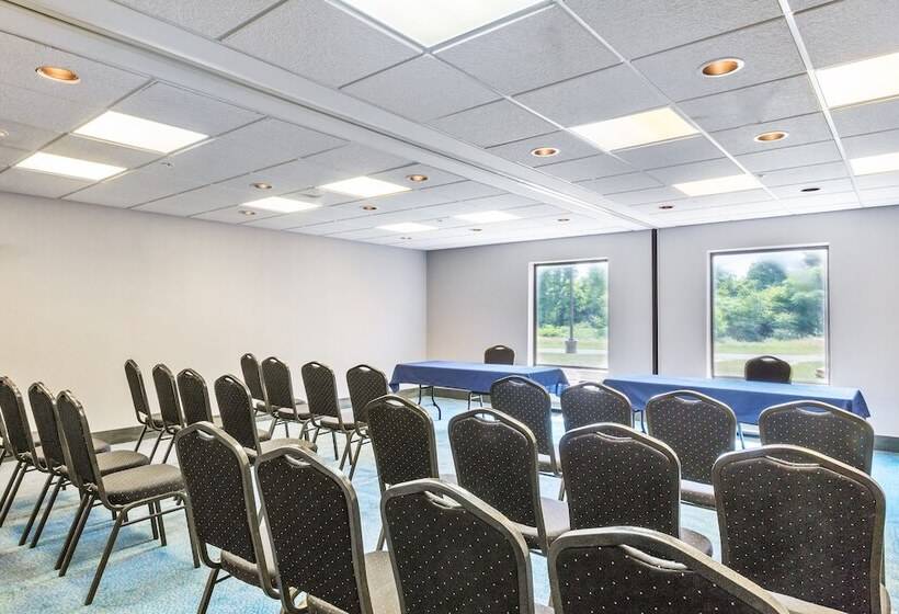 Holiday Inn Express Hotel & Suites Mt. Holly By Ihg