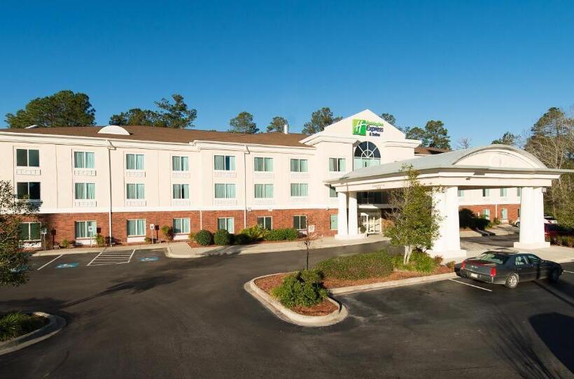בית מלון כפרי Holiday Inn Exp Walterboro By Ihg