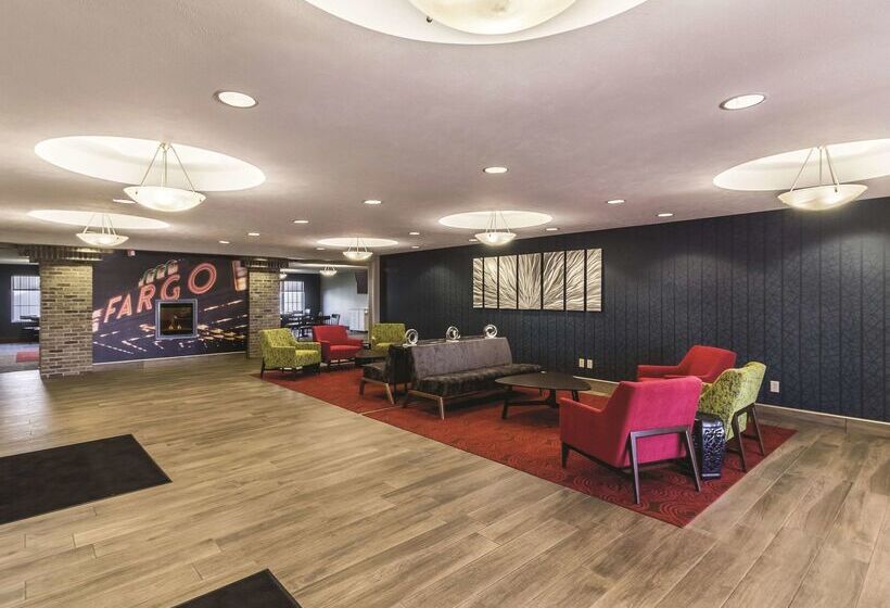 Отель La Quinta By Wyndham Fargo Medical Center