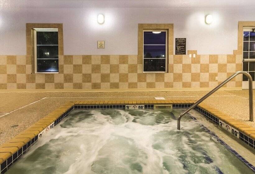 Отель La Quinta By Wyndham Fargo Medical Center