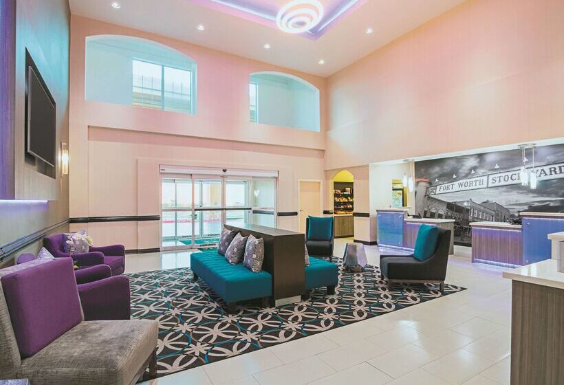 Отель La Quinta By Wyndham Ft. Worth Forest Hill, Tx