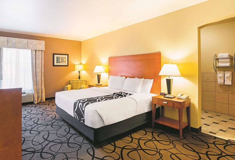 Отель La Quinta By Wyndham Ft. Worth Forest Hill, Tx