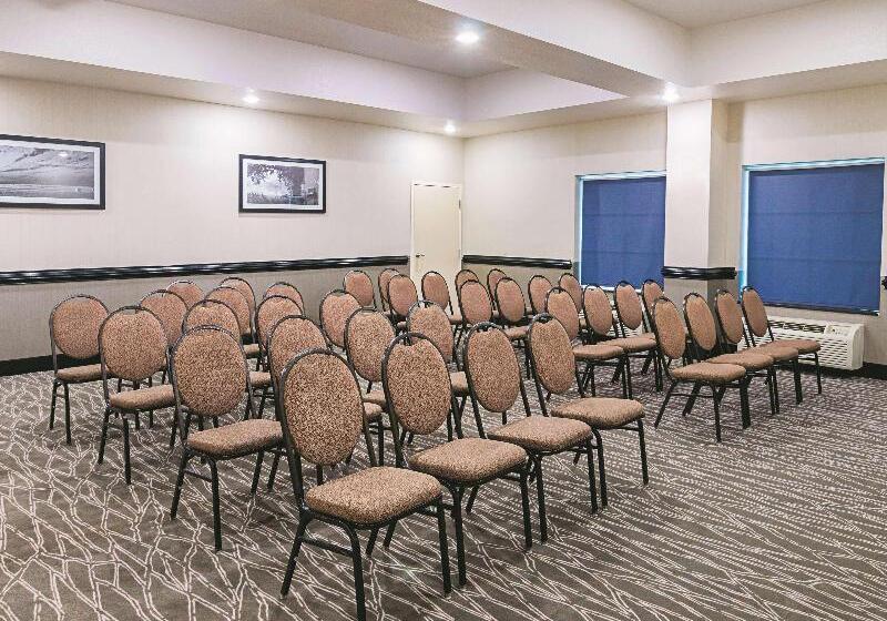 Отель La Quinta By Wyndham Ft. Worth Forest Hill, Tx