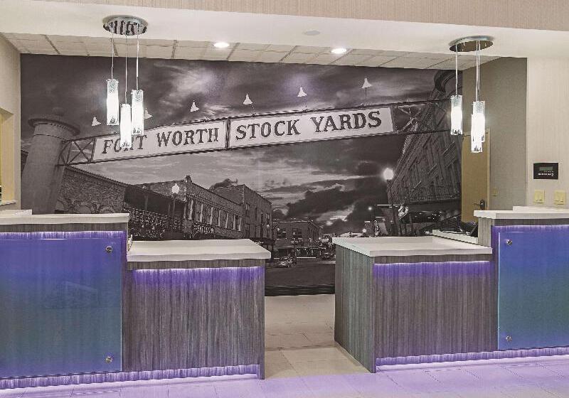 Отель La Quinta By Wyndham Ft. Worth Forest Hill, Tx