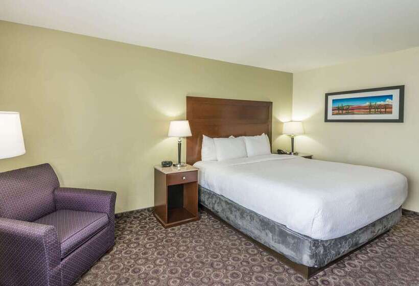 هتل La Quinta By Wyndham Las Vegas Airport South