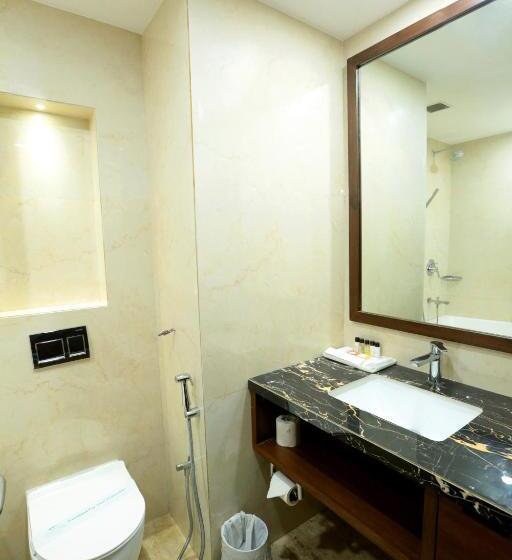 فندق Meraden Grand