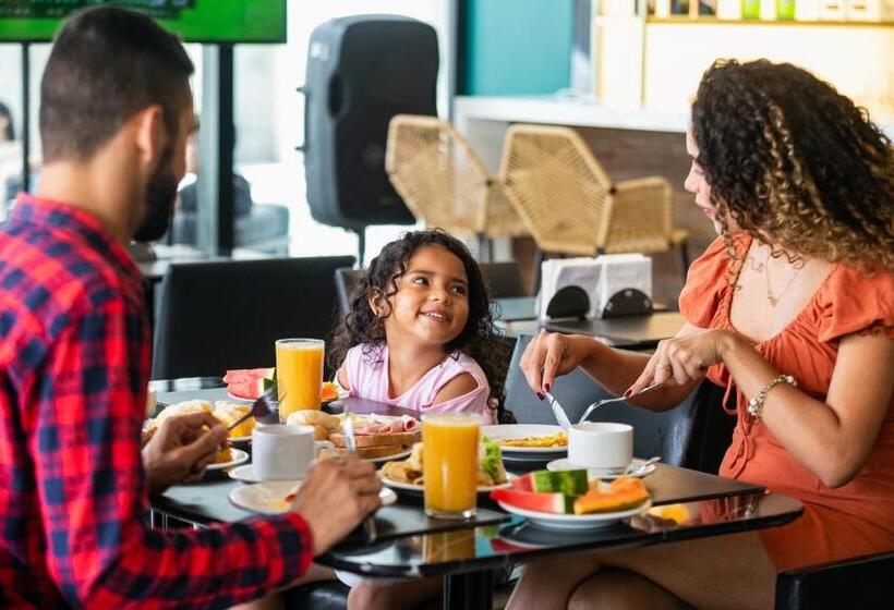 Отель Mercure Belem Boulevard