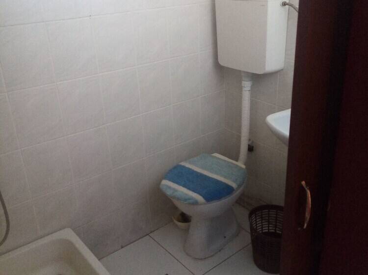 هتل Pink Hostel Mimi