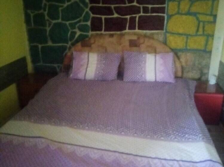 هتل Pink Hostel Mimi