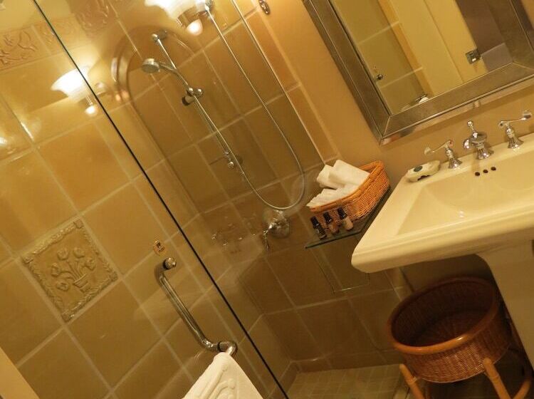 فندق Poppy Springs Resort & Spa