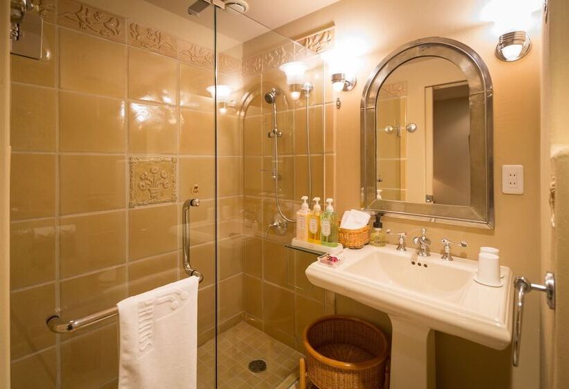 فندق Poppy Springs Resort & Spa