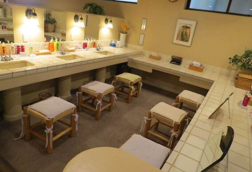 فندق Poppy Springs Resort & Spa