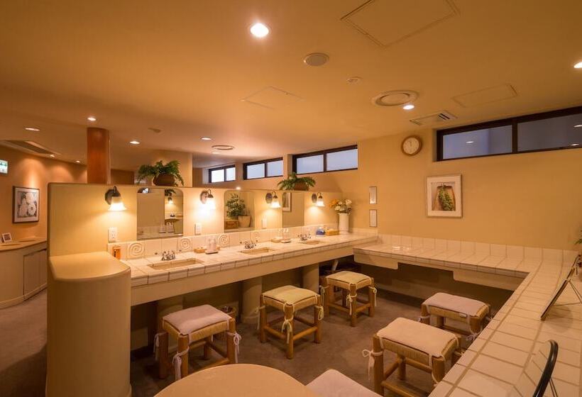 فندق Poppy Springs Resort & Spa