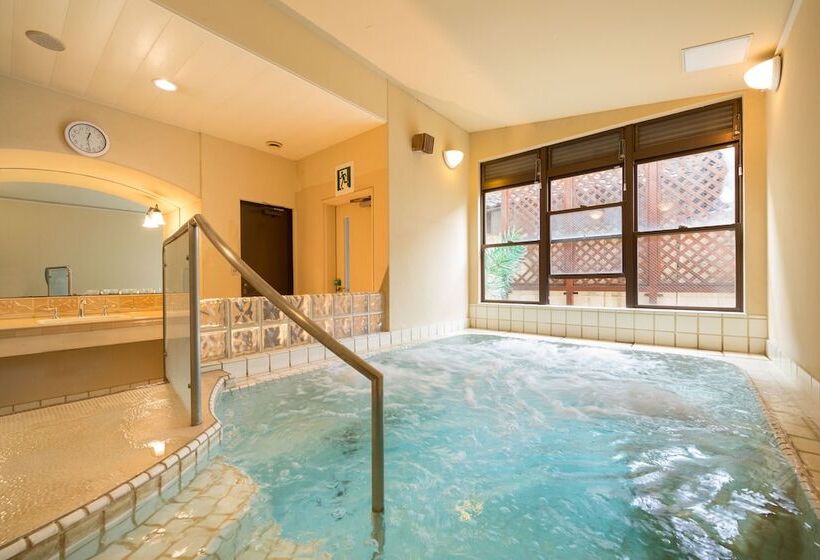 فندق Poppy Springs Resort & Spa