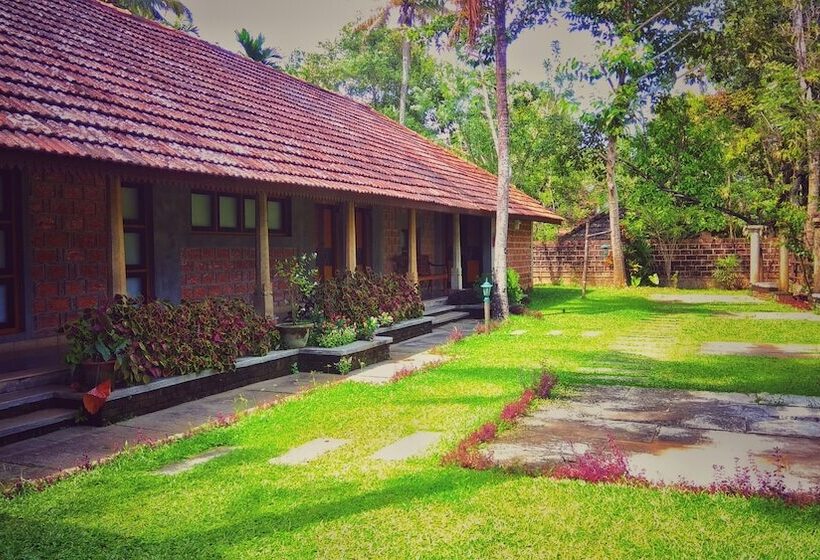 Отель Punnamada Resorts