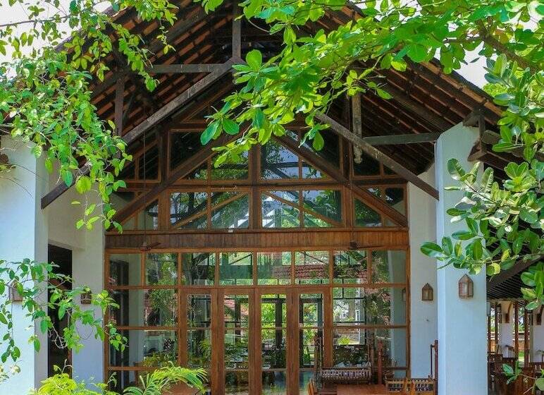 Отель Punnamada Resorts