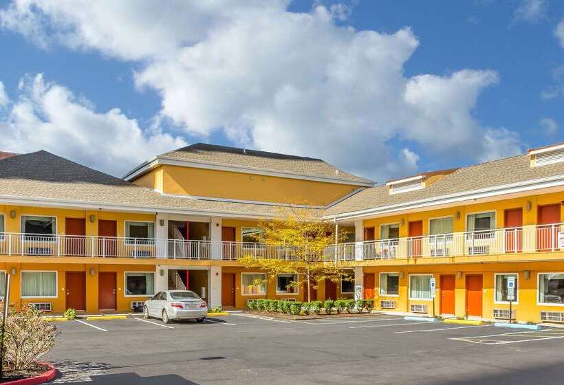 هتل Quality Inn Flamingo