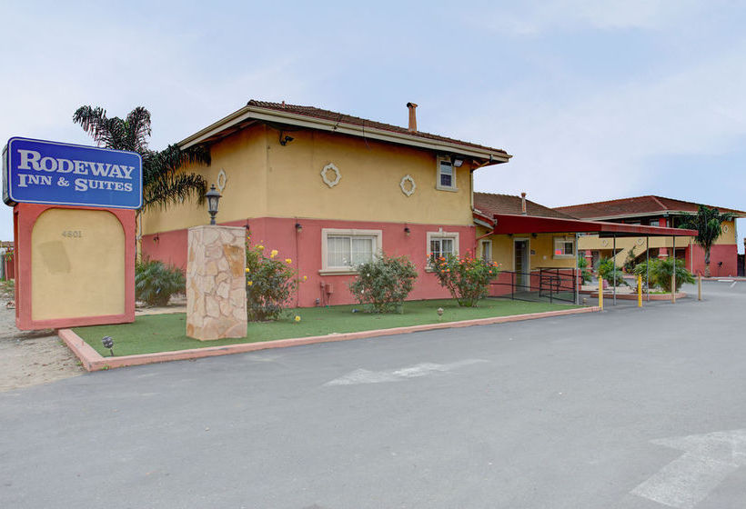 酒店 Inn By The Coliseum