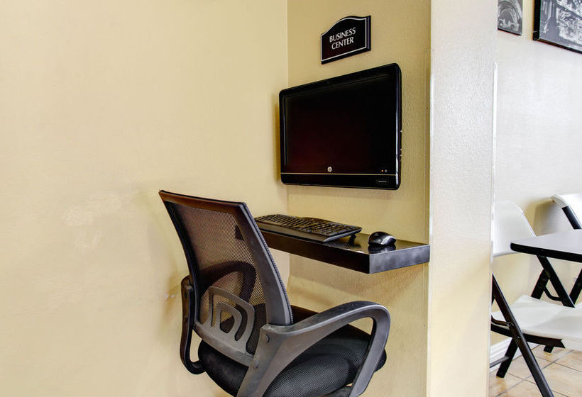 酒店 Inn By The Coliseum