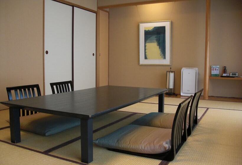 Royal Pines Hotel Urawa