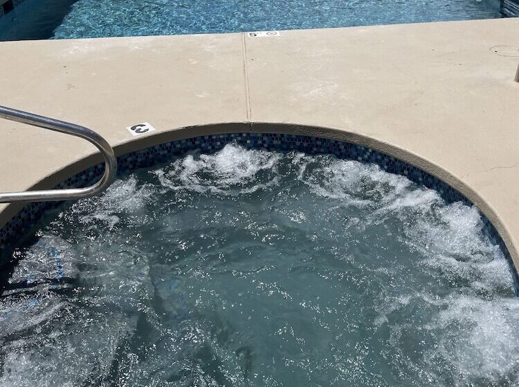 酒店 Ruidoso Mountain Inn