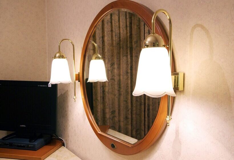 هتل Sasebo Washington