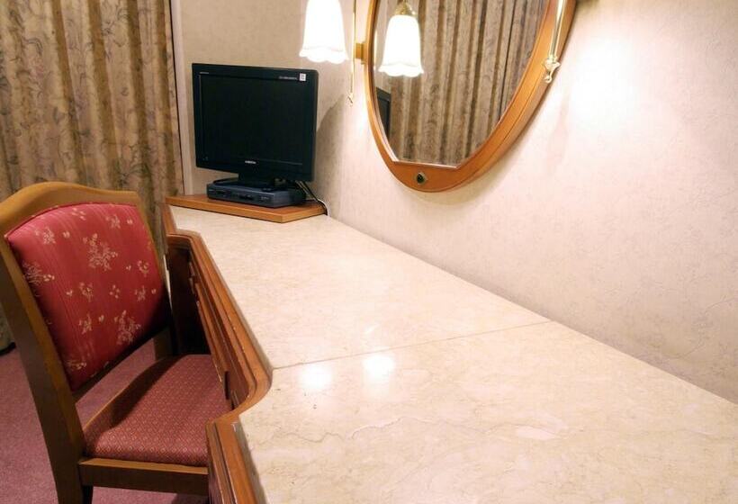 هتل Sasebo Washington