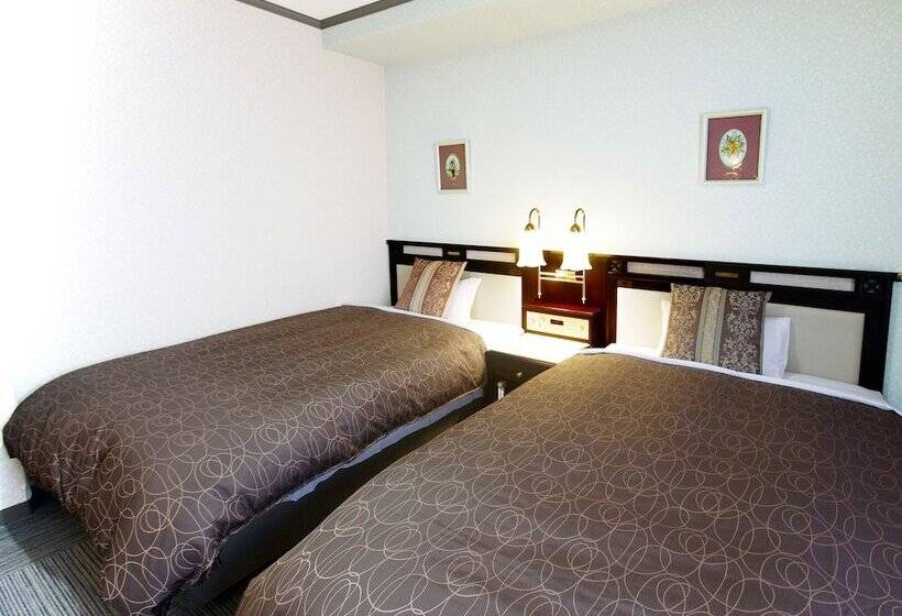 هتل Sasebo Washington