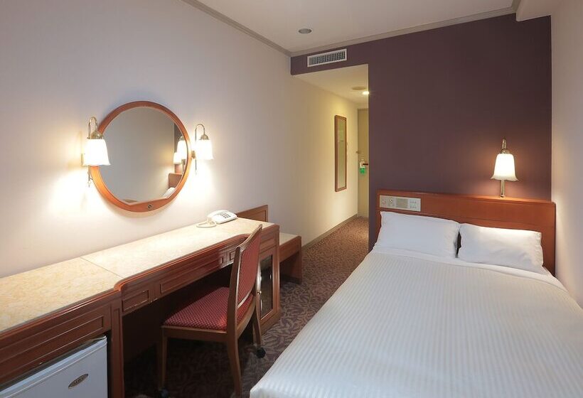 هتل Sasebo Washington