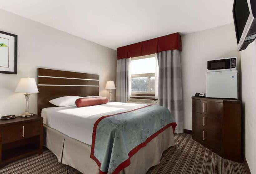 ホテル Super 8 By Wyndham Saskatoon Near Downtown