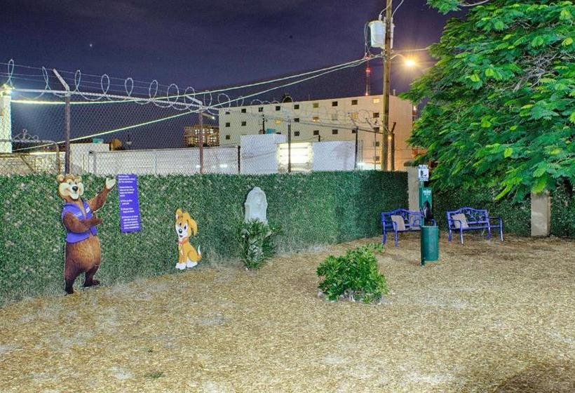 هتل Travelodge By Wyndham Phoenix Downtown