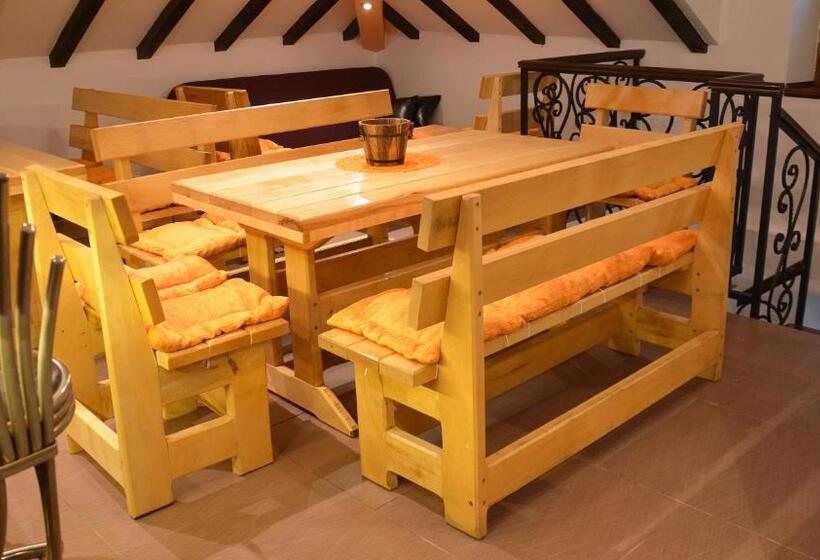 هاستل Montenegro Backpackers Home Kotor