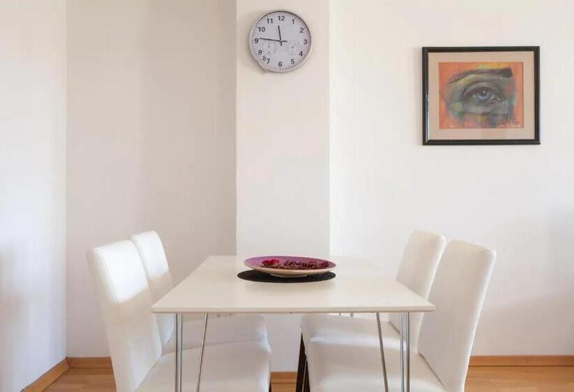 Urban Hostel & Apartments