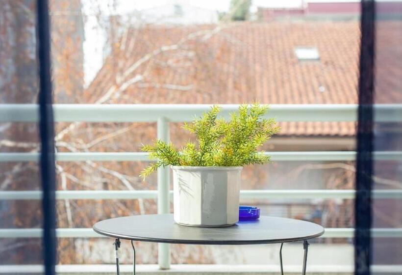 Urban Hostel & Apartments