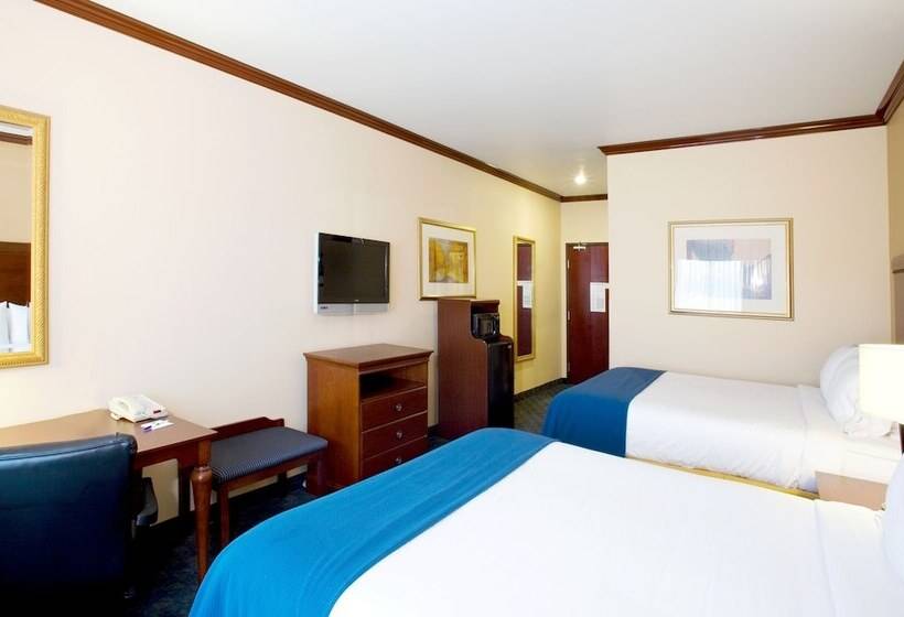 Holiday Inn Express Hotel And Suites Of Falfurrias, An Ihg