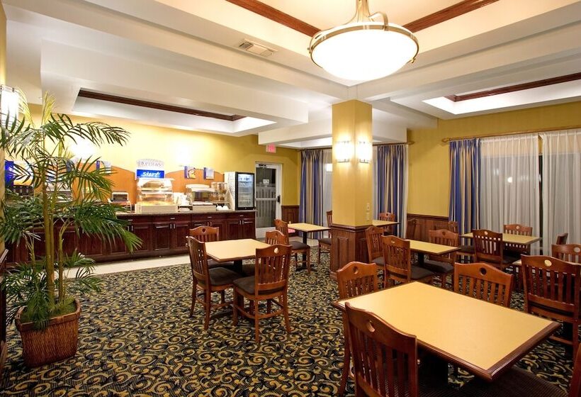 Holiday Inn Express Hotel And Suites Of Falfurrias, An Ihg