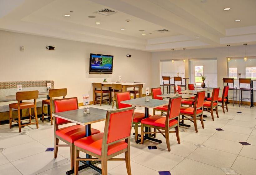 Holiday Inn Express Hotel & Suites Austin Ne Hutto, An Ihg