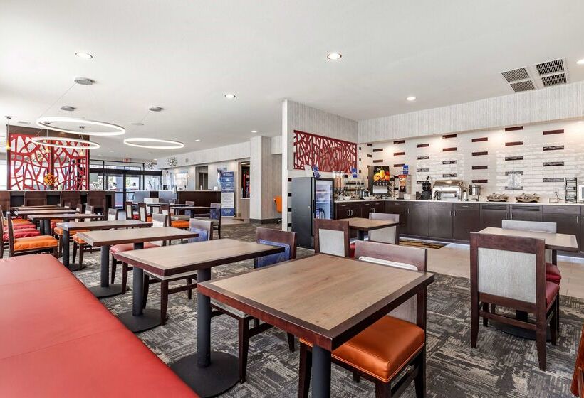 هتل Best Western Plus Castlerock Inn & Suites