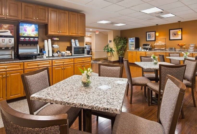 فندق Best Western Plus New England Inn & Suites