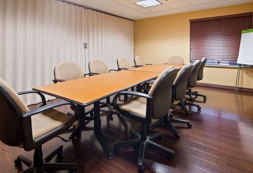 فندق Best Western Plus New England Inn & Suites