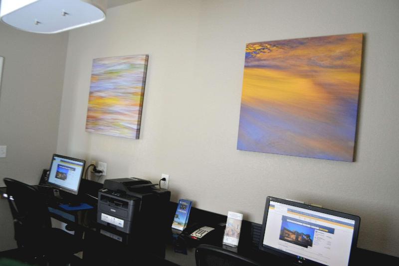 هتل Best Western Sherwood Inn & Suites