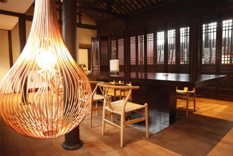 Отель Blossom Hill Inn Zhouzhuang Seasonland