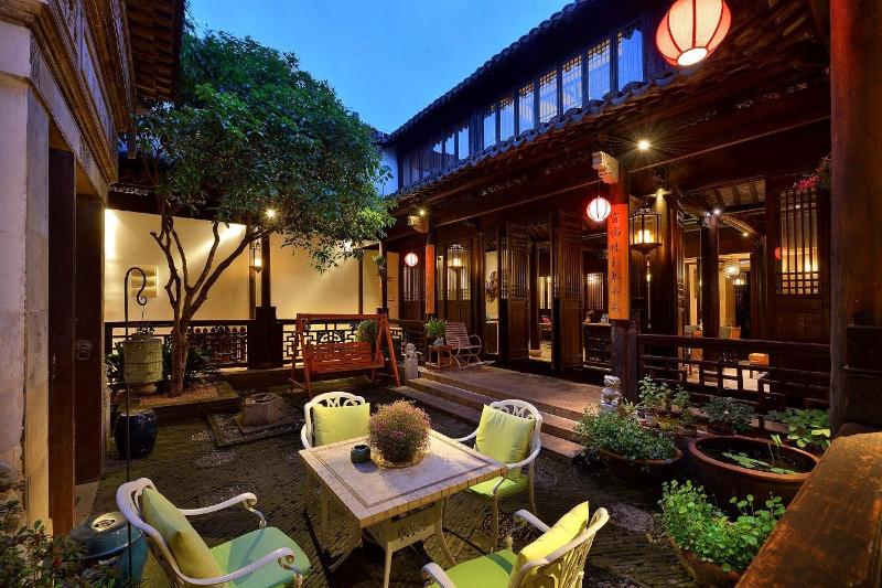 Отель Blossom Hill Inn Zhouzhuang Seasonland