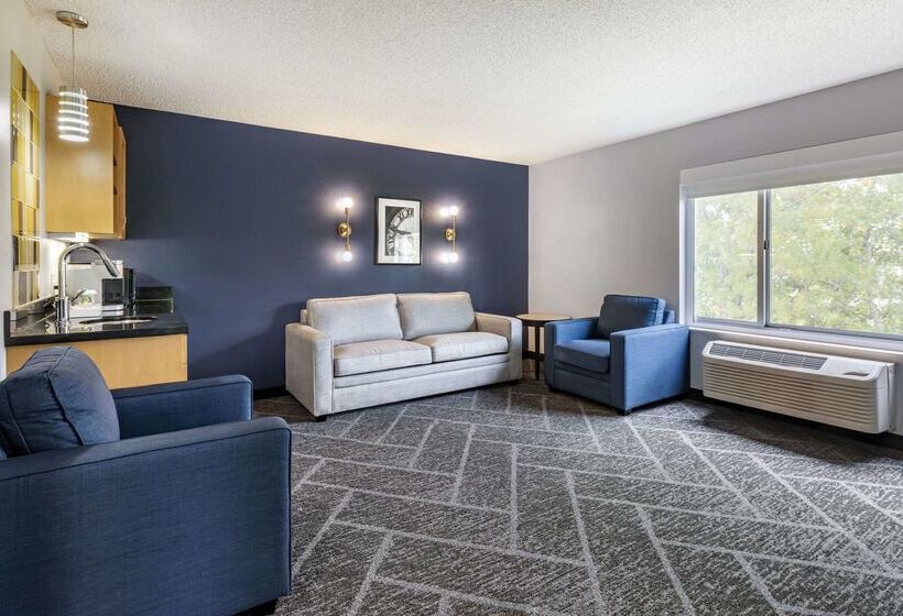 Cambria Hotel Minneapolis Maple Grove